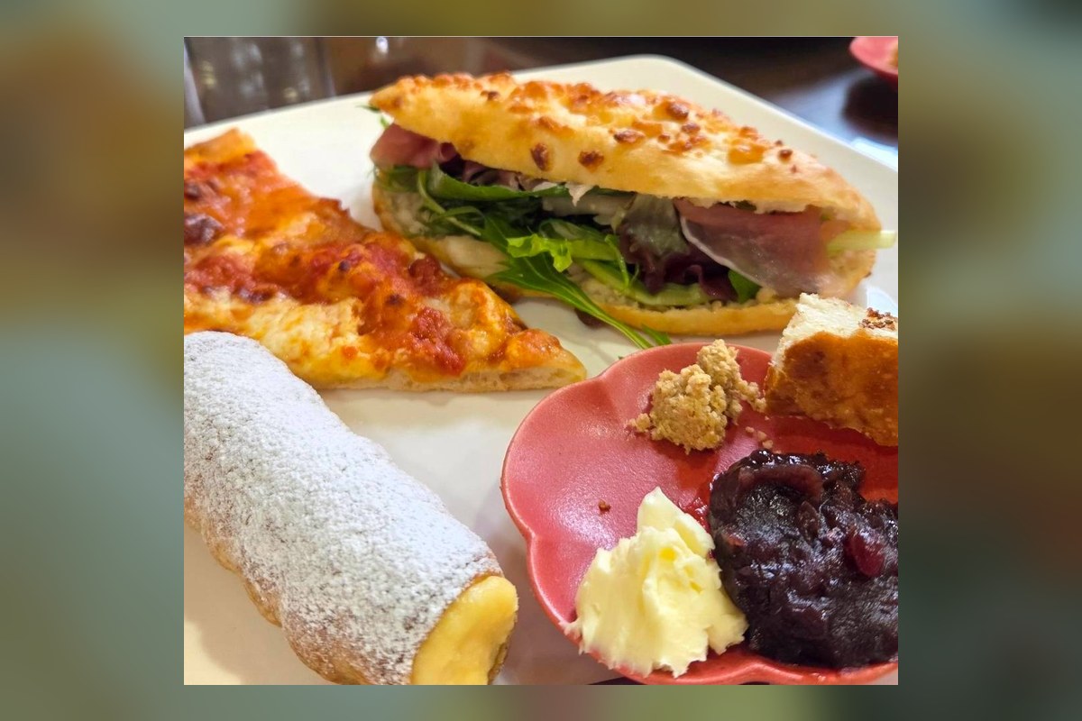 ピッツァとスイーツのワンプレートランチ